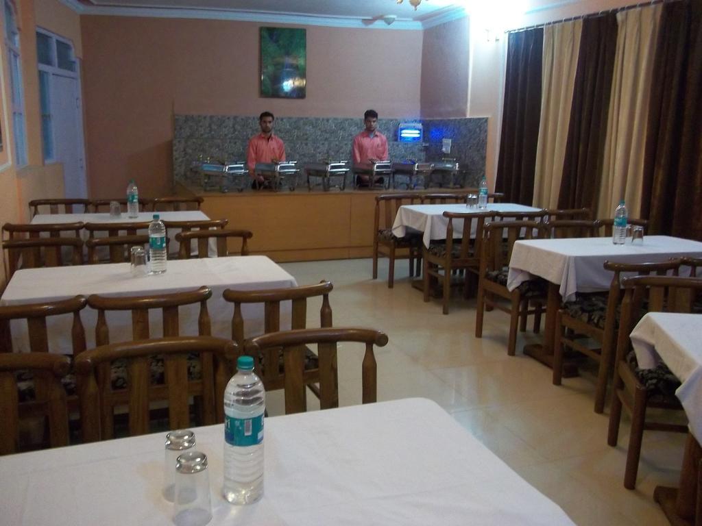 Mohan Palace 戴尔豪斯 外观 照片